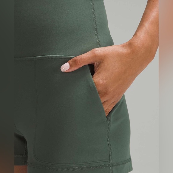 C - Lululemon Align Classic-Fit High-Rise Short 3" - Picture 4 of 5